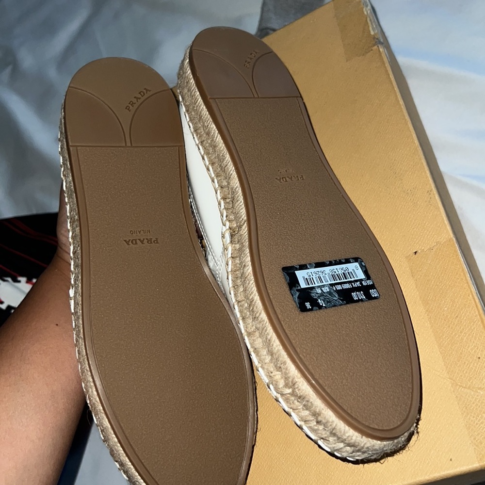 Shoes - Picture 3 of 4